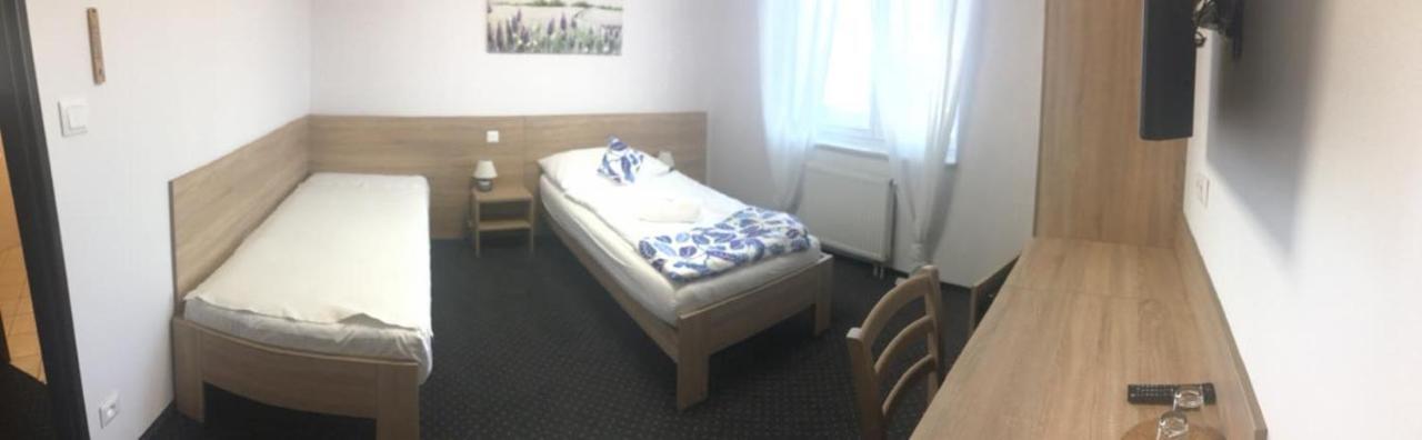 Motorest-Pension U Hrachu,S.R.O. Hotel Klatovy Kültér fotó